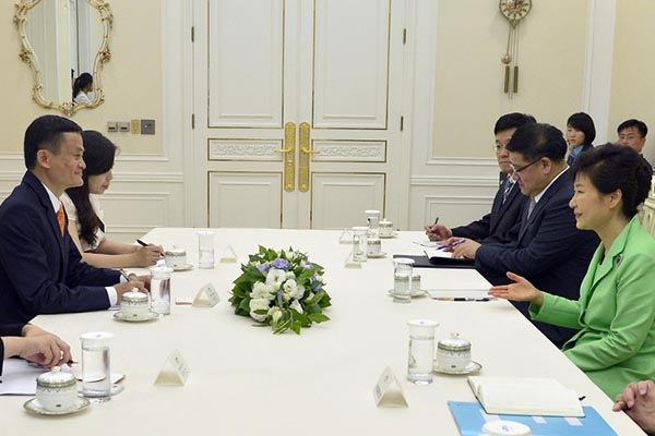 2014年8月18日，马云在青瓦台与韩国总统朴槿惠会谈