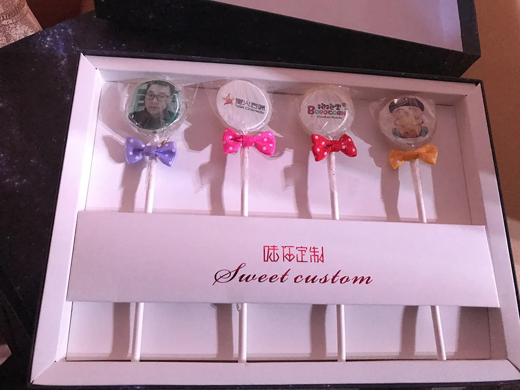 定制棒棒糖礼盒，其中一根印有我的照片